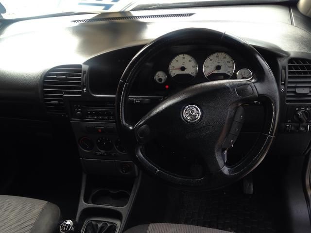 2005 Vauxhall Zafira 2.0 DTi 16v Breeze 5dr image 9