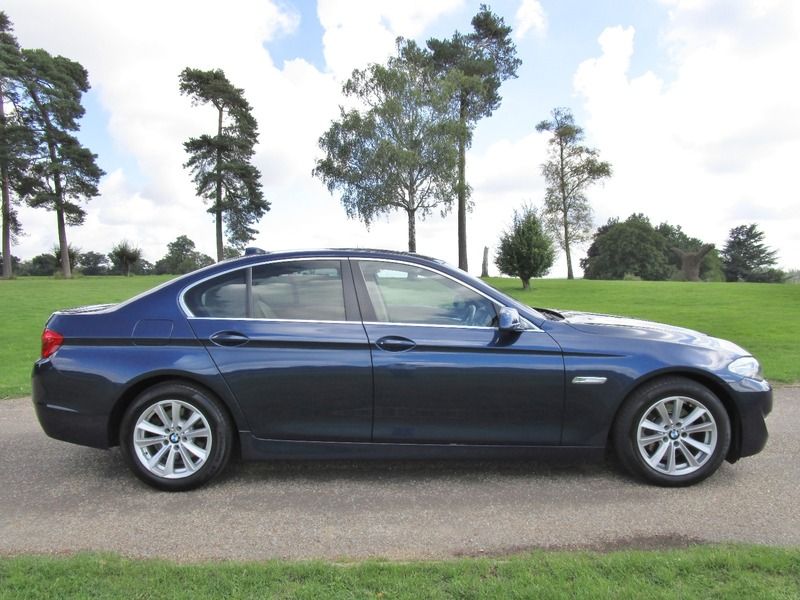 2012 BMW 5 SERIES 520d SE image 4