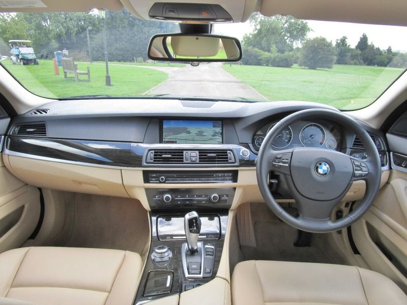 2012 BMW 5 SERIES 520d SE image 6