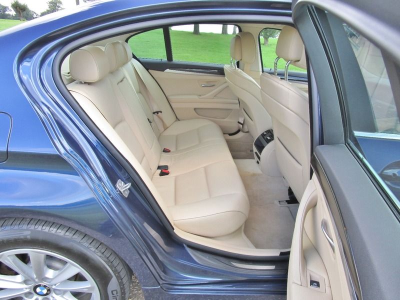 2012 BMW 5 SERIES 520d SE image 8