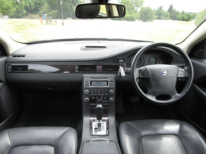 2009 Volvo V70 T SE image 4