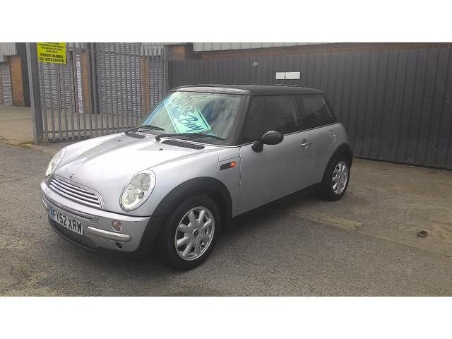 2002 MINI Hatch Cooper 1.6 Cooper 3dr image 1