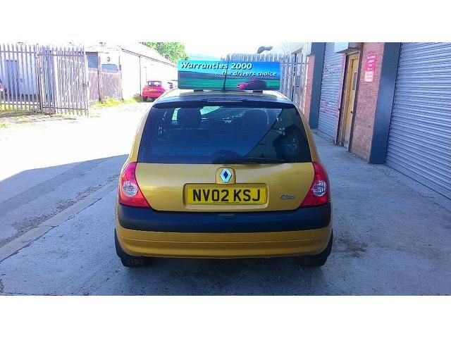 2002 Renault Clio 1.2 16v Dynamique 3dr image 4