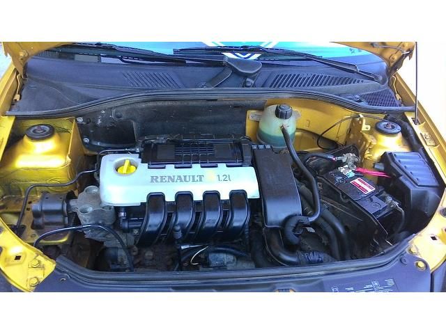 2002 Renault Clio 1.2 16v Dynamique 3dr image 7