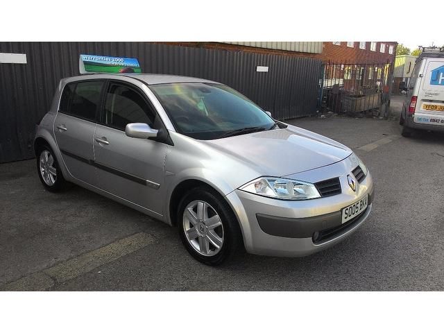 2005 Renault Megane 1.6 VVT Dynamique 5dr image 1