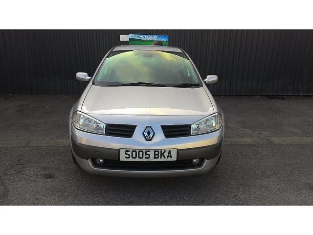 2005 Renault Megane 1.6 VVT Dynamique 5dr image 3