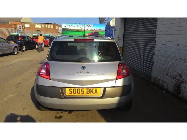 2005 Renault Megane 1.6 VVT Dynamique 5dr image 4