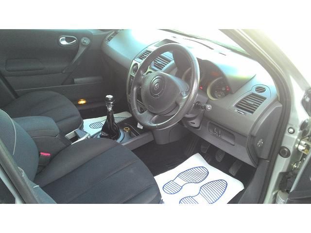 2005 Renault Megane 1.6 VVT Dynamique 5dr image 5