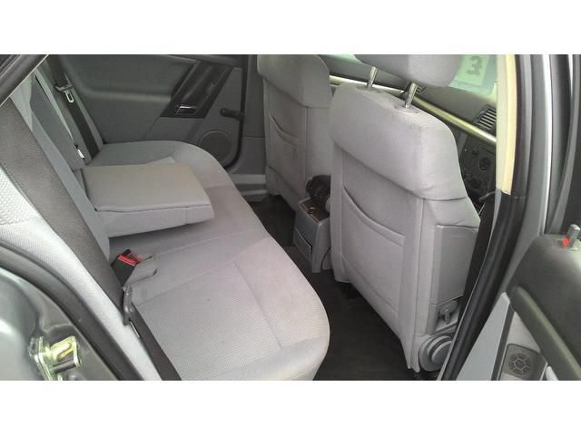 2003 Vauxhall Vectra 2.0 DTi 16v LS 5dr image 7