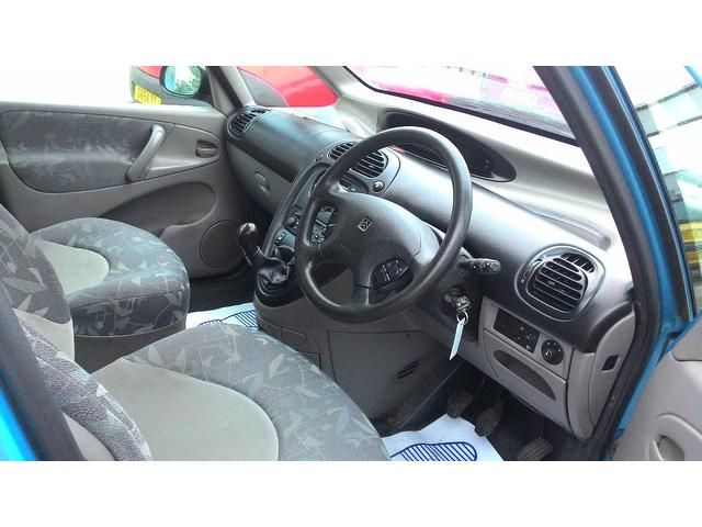 2002 Citroen Xsara Picasso 1.6 i LX 5dr image 5