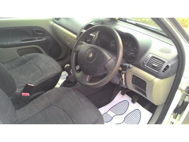 2001 Renault Clio 1.2 16v Expression + 5dr image 5