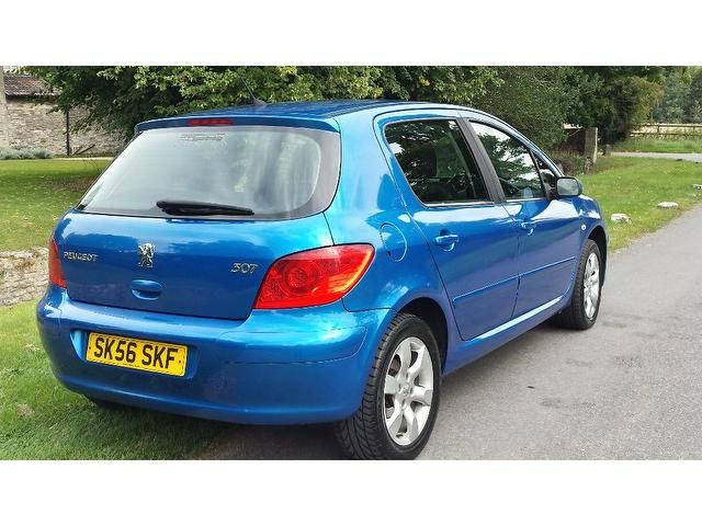 2006 Peugeot 307 1.6 16v S 5dr image 2