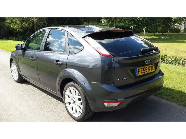2008 Ford Focus 2.0 TDCi Zetec 5dr image 4