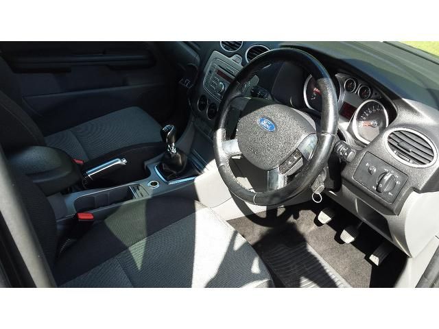 2008 Ford Focus 2.0 TDCi Zetec 5dr image 5