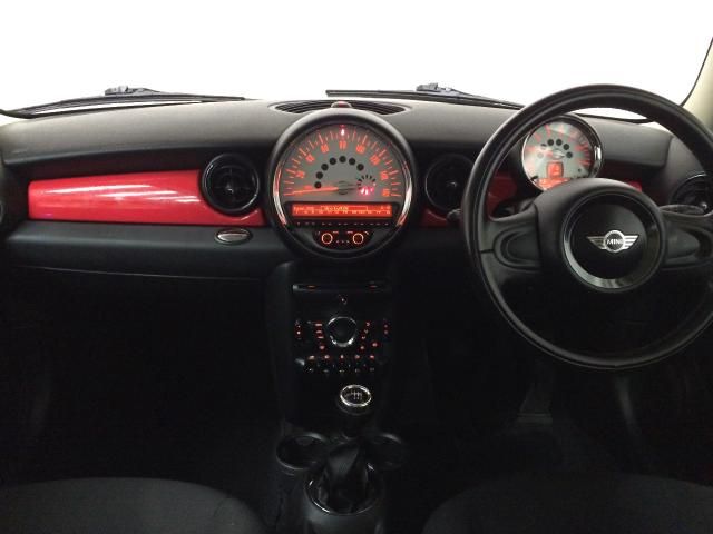 2010 MINI HATCH 1.6 ONE D 3d 90 BHP image 6