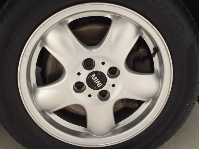 2010 MINI HATCH 1.6 ONE D 3d 90 BHP image 8