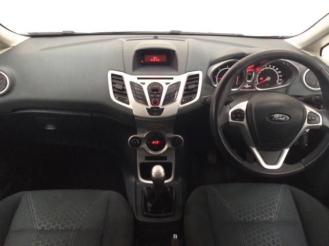 2010 FORD FIESTA 1.4 TITANIUM TDCI 3d 68 BHP image 5