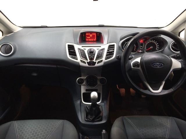 2009 FORD FIESTA 1.4 ZETEC TDCI 5d 68 BHP image 5