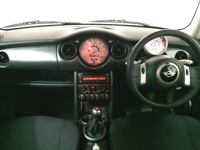 2006 MINI HATCH 1.6 COOPER 3d 114 BHP image 7
