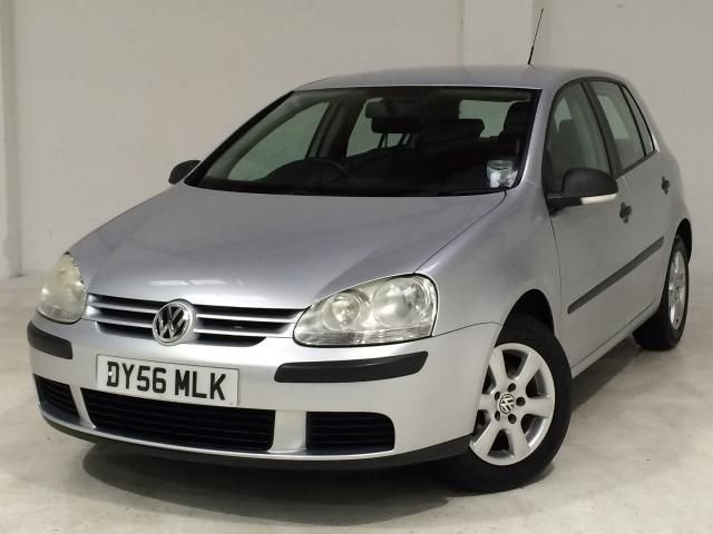 2006 VOLKSWAGEN GOLF 1.9 S TDI 5d 103 BHP image 2