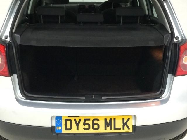 2006 VOLKSWAGEN GOLF 1.9 S TDI 5d 103 BHP image 4