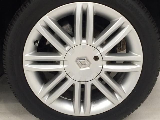 2006 RENAULT CLIO 1.6 INITIALE 16V 5d 111 BHP image 6