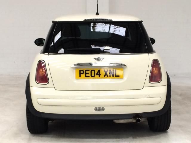 2004 MINI HATCH 1.6 ONE 3d 89 BHP image 3