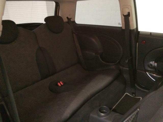 2004 MINI HATCH 1.6 ONE 3d 89 BHP image 6