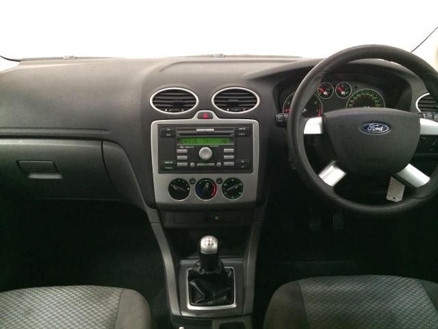 2007 FORD FOCUS 1.6 LX 5d 100 BHP image 7