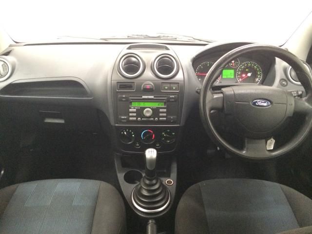 2006 FORD FIESTA 1.4 ZETEC CLIMATE TDCI 3d 68 BHP image 5