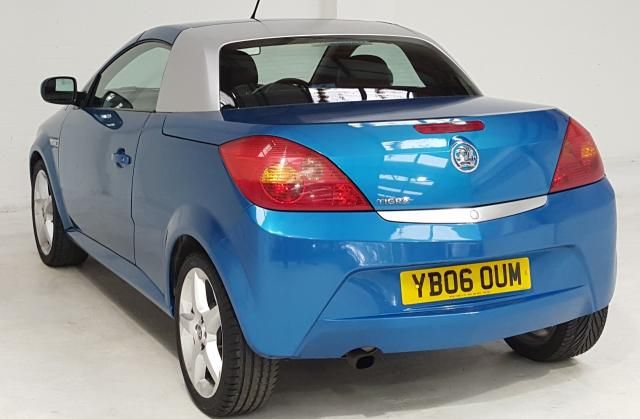 2006 VAUXHALL TIGRA 1.4 EXCLUSIV 16V 2d 90 BHP image 3