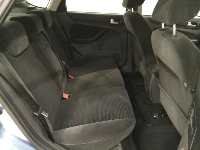 2006 FORD FOCUS 1.6 GHIA 16V 5d 116 BHP image 7