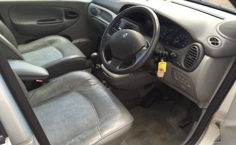 2001 Renault Scenic 1.6 16v Privilege + 5DR image 5