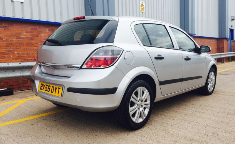 2008 Vauxhall Astra 1.7 CDTi 16v Design image 4