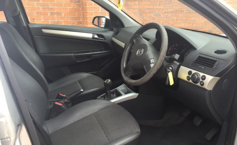 2008 Vauxhall Astra 1.7 CDTi 16v Design image 5