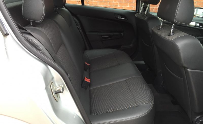 2008 Vauxhall Astra 1.7 CDTi 16v Design image 6