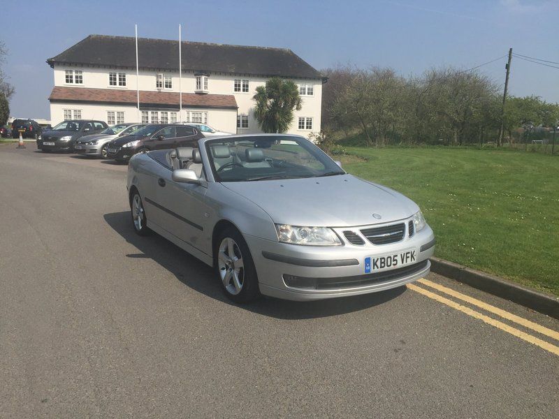 2005 Saab 9 3 Vector T image 1