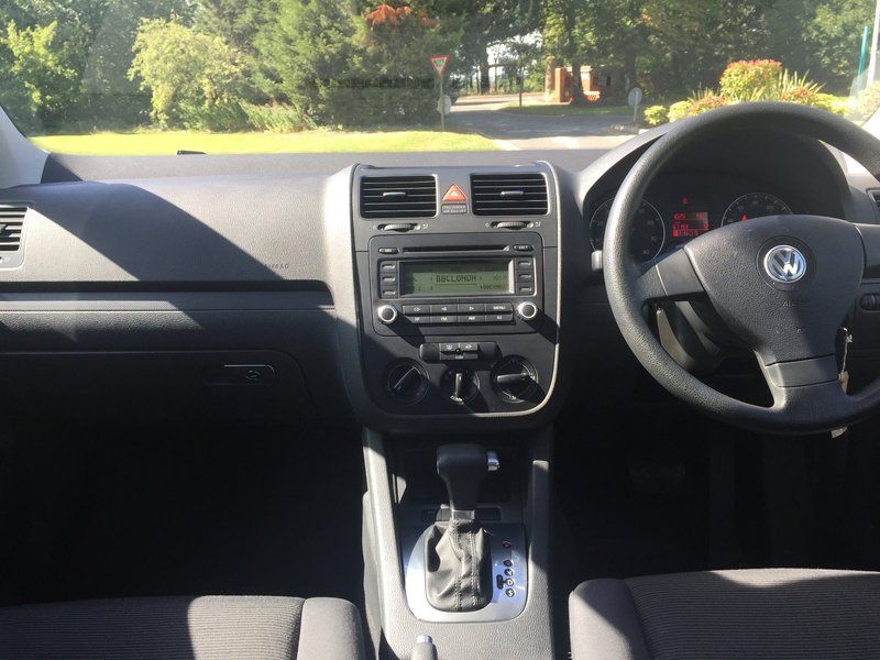 2006 Volkswagen Golf S FSI image 8