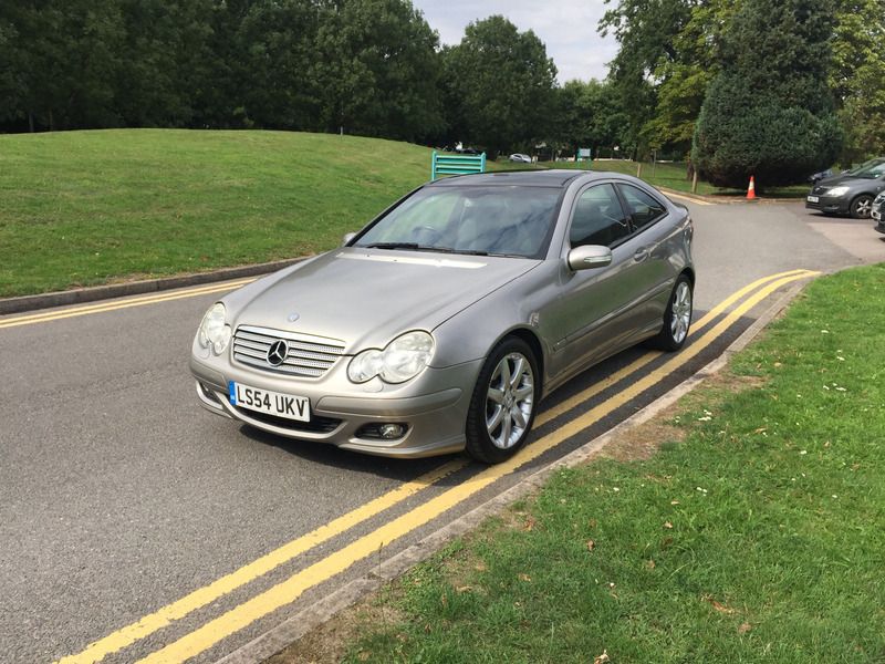 2004 Mercedes C Class C200 Kompressor SE Sports image 2