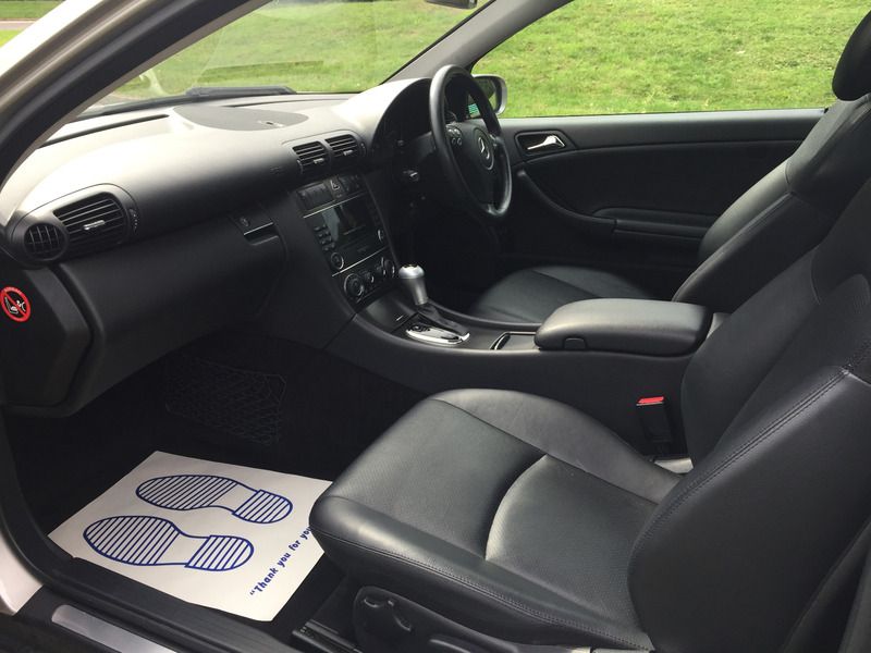 2004 Mercedes C Class C200 Kompressor SE Sports image 5