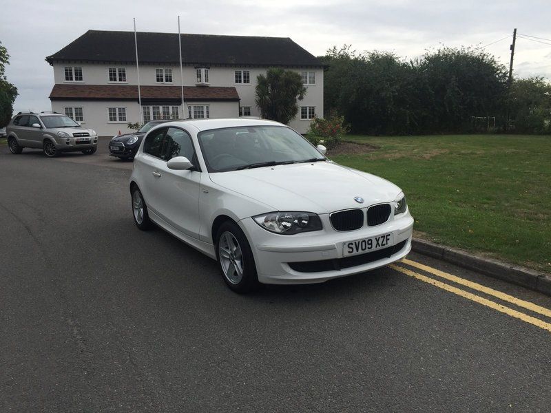 2009 BMW 1 SERIES 116I image 1