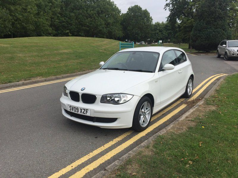 2009 BMW 1 SERIES 116I image 2
