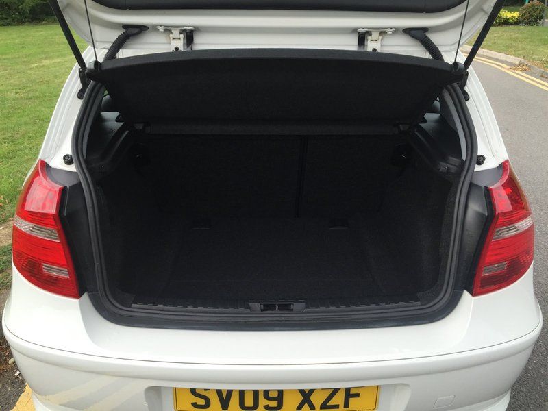 2009 BMW 1 SERIES 116I image 4