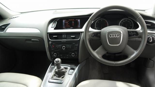 2008 AUDI A4 2.0 TDI 143 SE 4dr image 9
