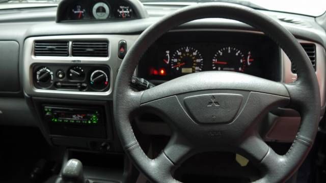 2006 MITSUBISHI SHOGUN SPORT 2.5 TD Trojan 5dr image 7