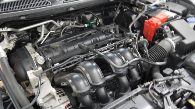 2010 FORD FIESTA 1.6 Zetec S 3dr image 5