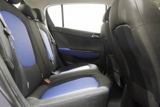 2009 HYUNDAI I20 1.4 CRDI Comfort 5dr image 6