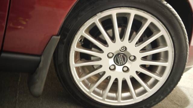 2003 VOLVO S60 2.4 D5 SE 4dr image 4