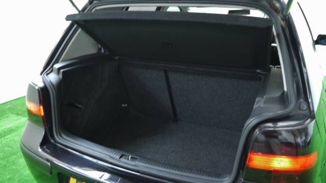 2003 VOLKSWAGEN Golf 1.6 Automatic image 4