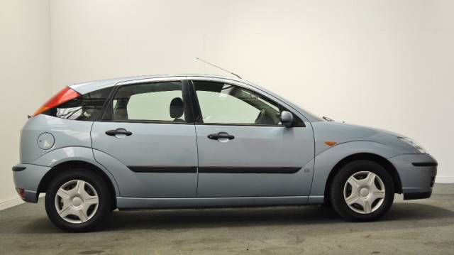 2004 FORD FOCUS 1.4 LX 5dr image 3